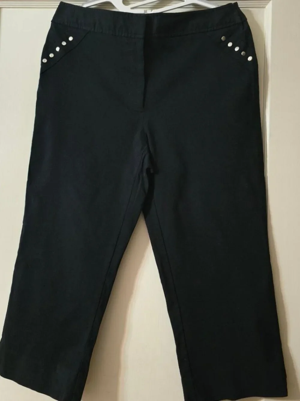 12 First Option studded capri Basic Black Cropped Pants no pockets